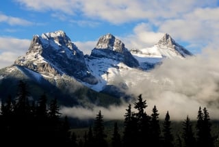 three sisters mountains