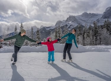 Where to go Ice Skating in Canmore and Kananaskis