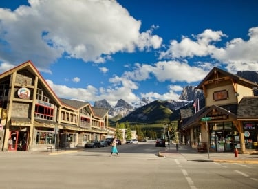 Main Street, Canmore, domestic tourism, Global News