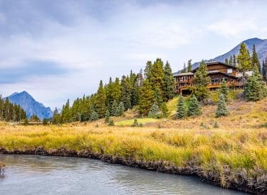 Exterior of Mount Engadine Lodge