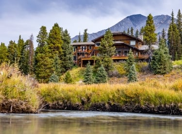 Exterior of Mount Engadine Lodge
