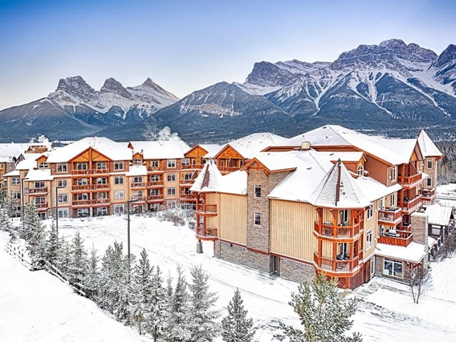 Falcon Crest Lodge