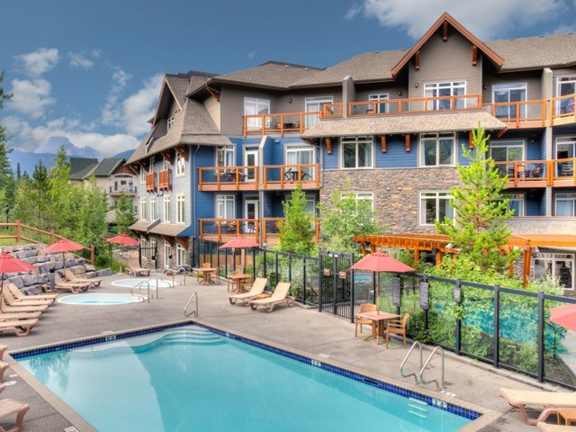 Blackstone Mountain Lodge by CLIQUE