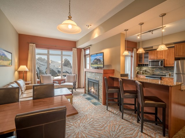 Blackstone Mountain Lodge by CLIQUE