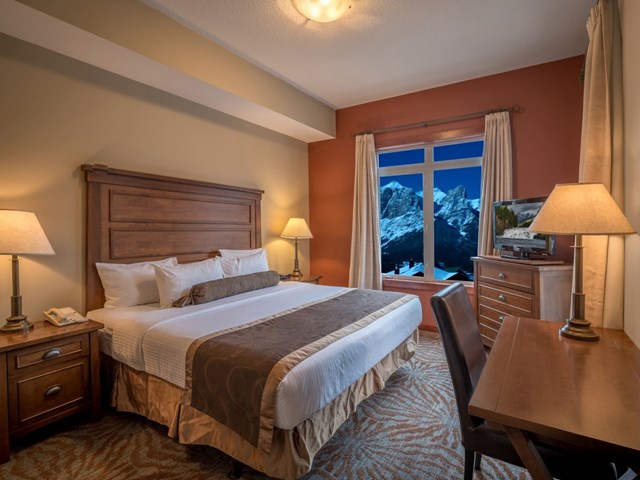 Blackstone Mountain Lodge by CLIQUE