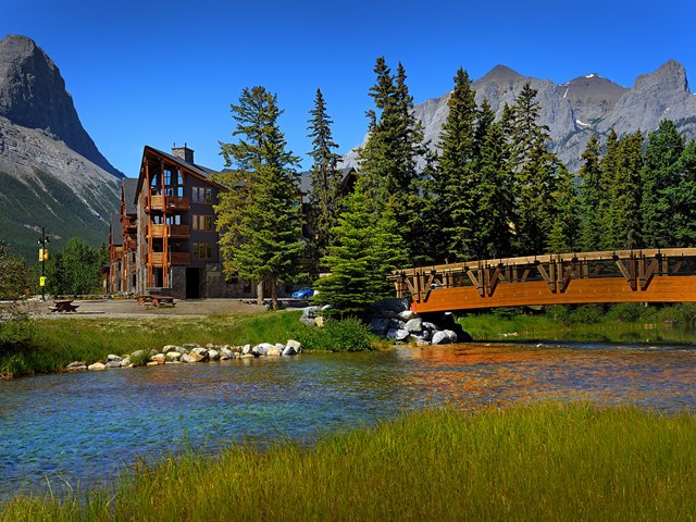 Rundle Cliffs Lodge by Spring Creek Vacations