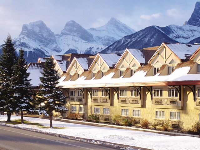 Canmore Inn & Suites